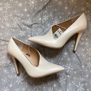 NEW Express Side Slit Pumps - Sz 6